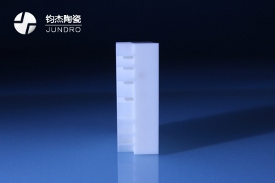 氧化鋁陶瓷加工時(shí)需要注意什么問(wèn)題 氧化鋁陶瓷加工時(shí)需要注意什么問(wèn)題